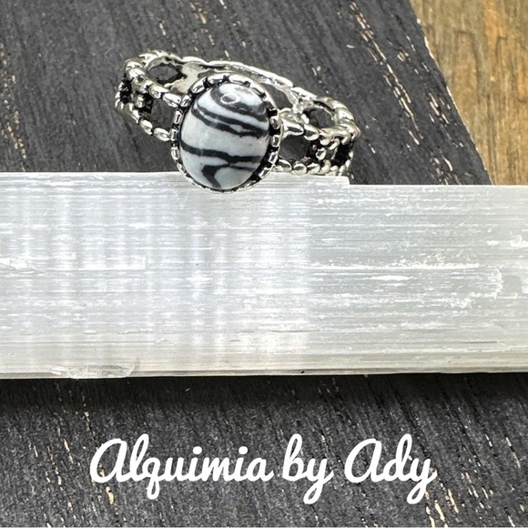 Alquimia by Ady Silver and Black Statement Ring howlite - Picture 1 of 1